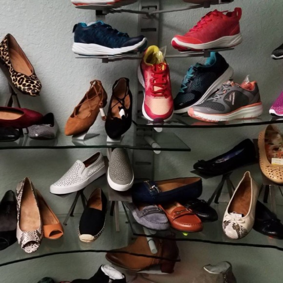 Meet your Posher, Vanessa - Picture 1 of 1